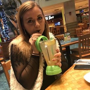 Meet your Posher, Carly